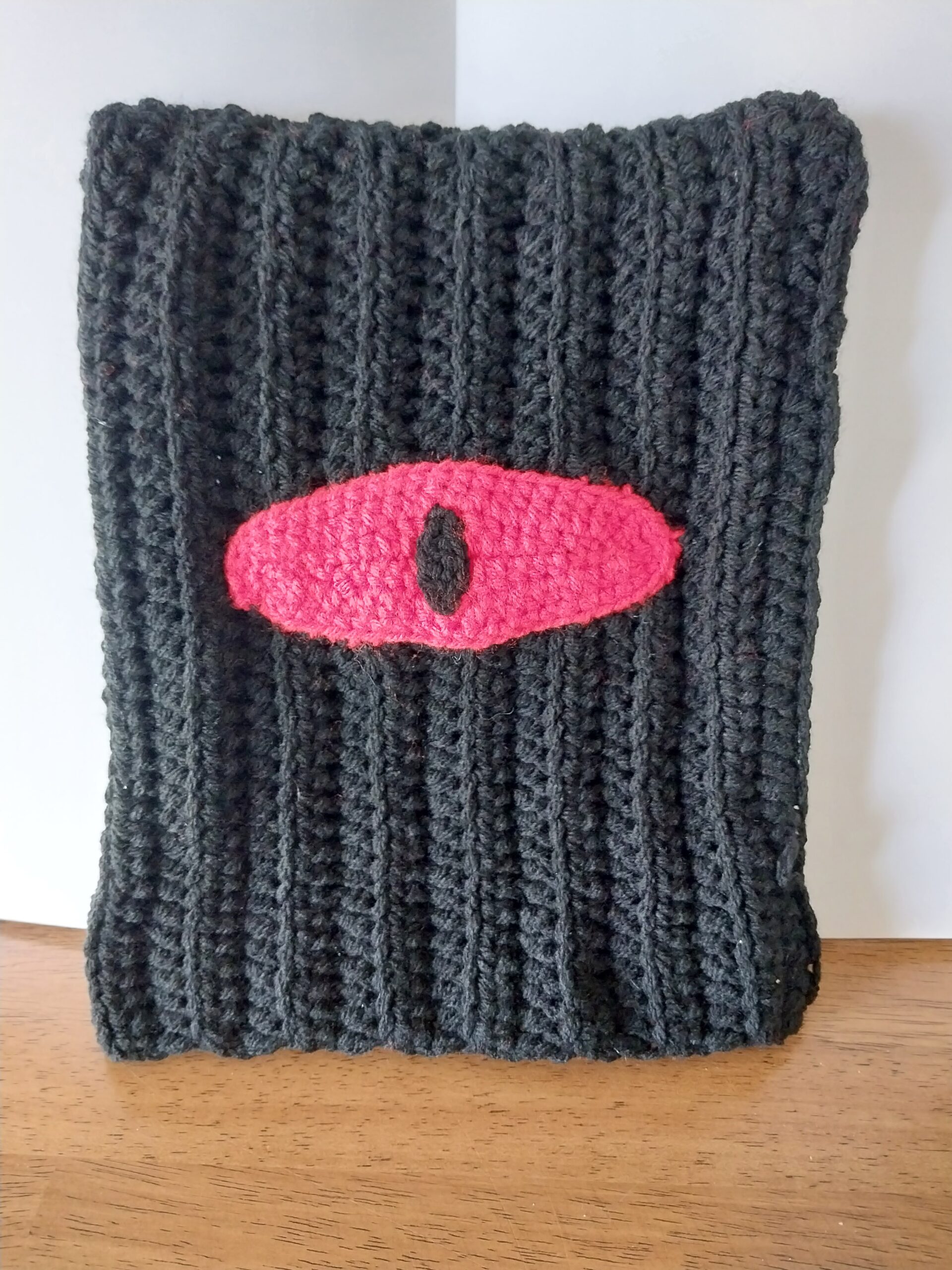 Red Eyed Beanie - Image 3